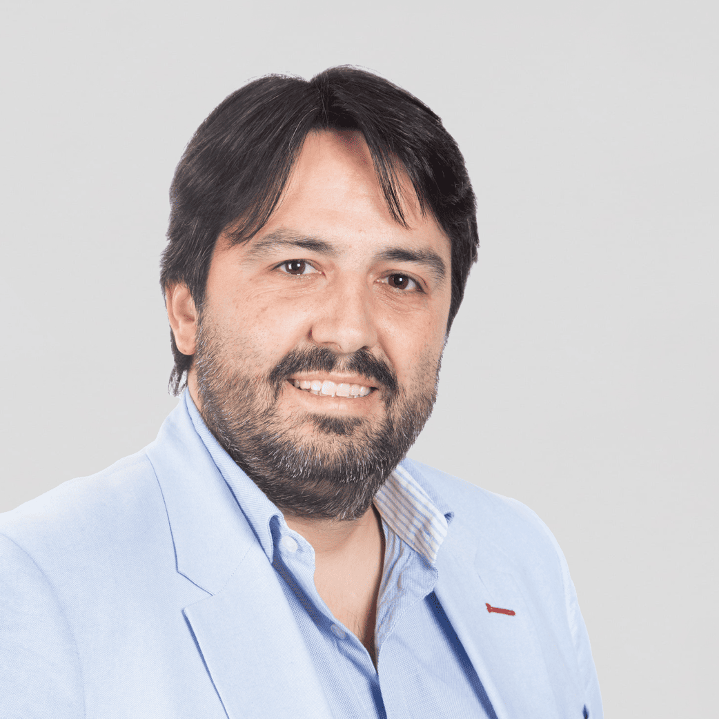 Perfil-Consejeros_David-Alvarez